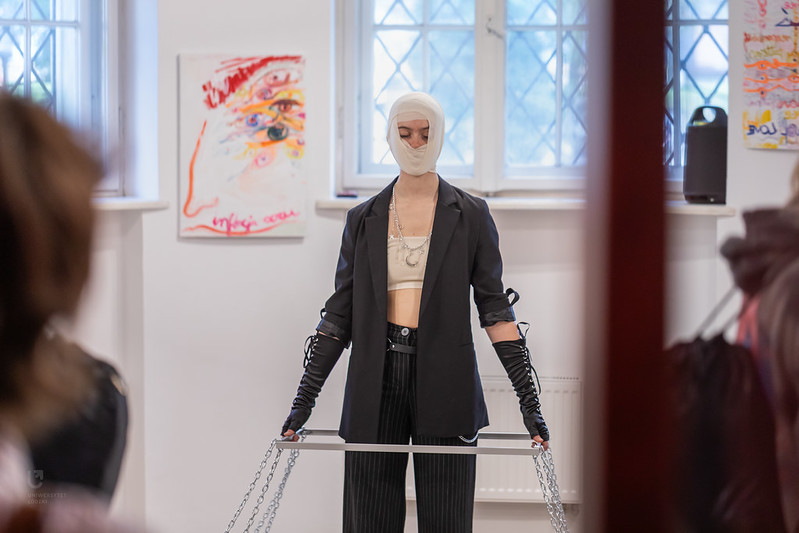 Wernisaż wystawy w pałacu Biedermanna