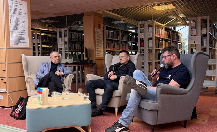 zdjęcie autorów i prowadzącego