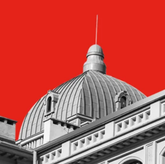 Budynek rektoratu UŁ na czerownym tle