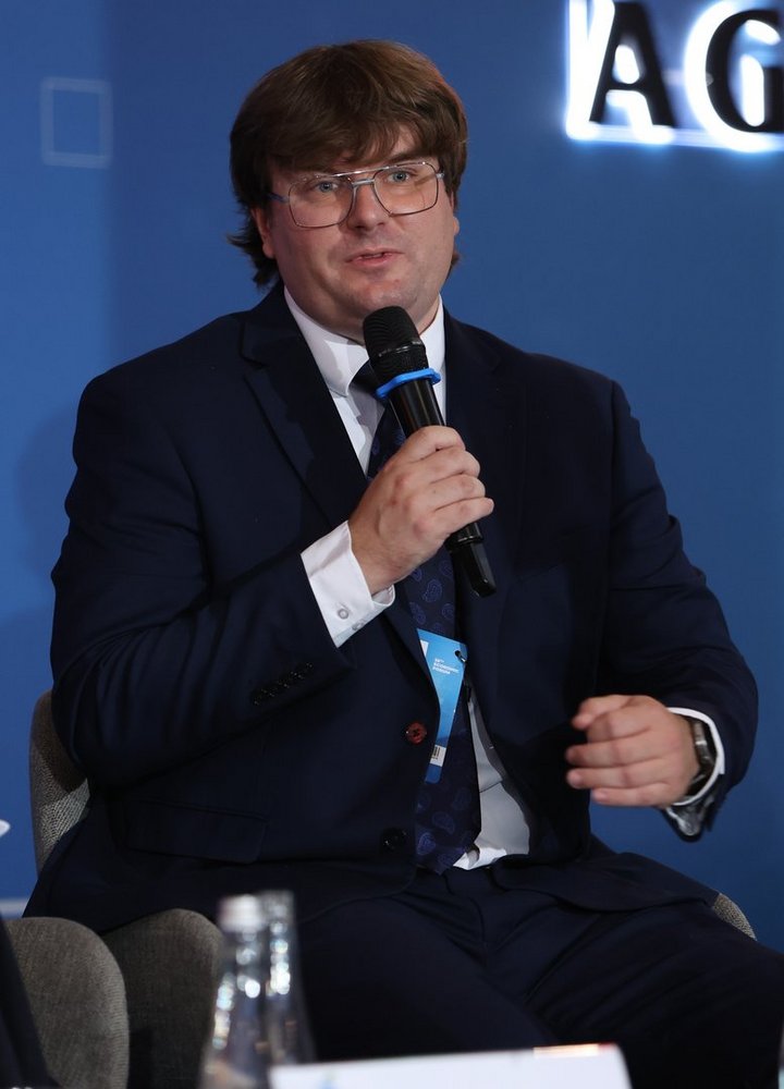 dr Mateusz Piątkowski