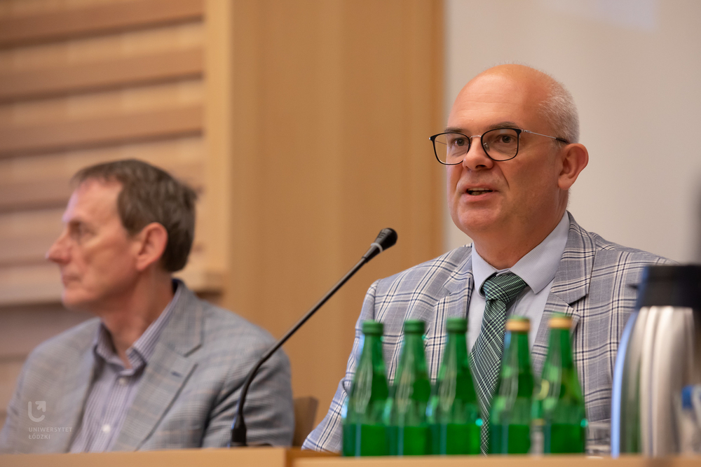 prorektor Zakrzewski podczas ceremonii prorektor Zakrzewski podczas ceremonii