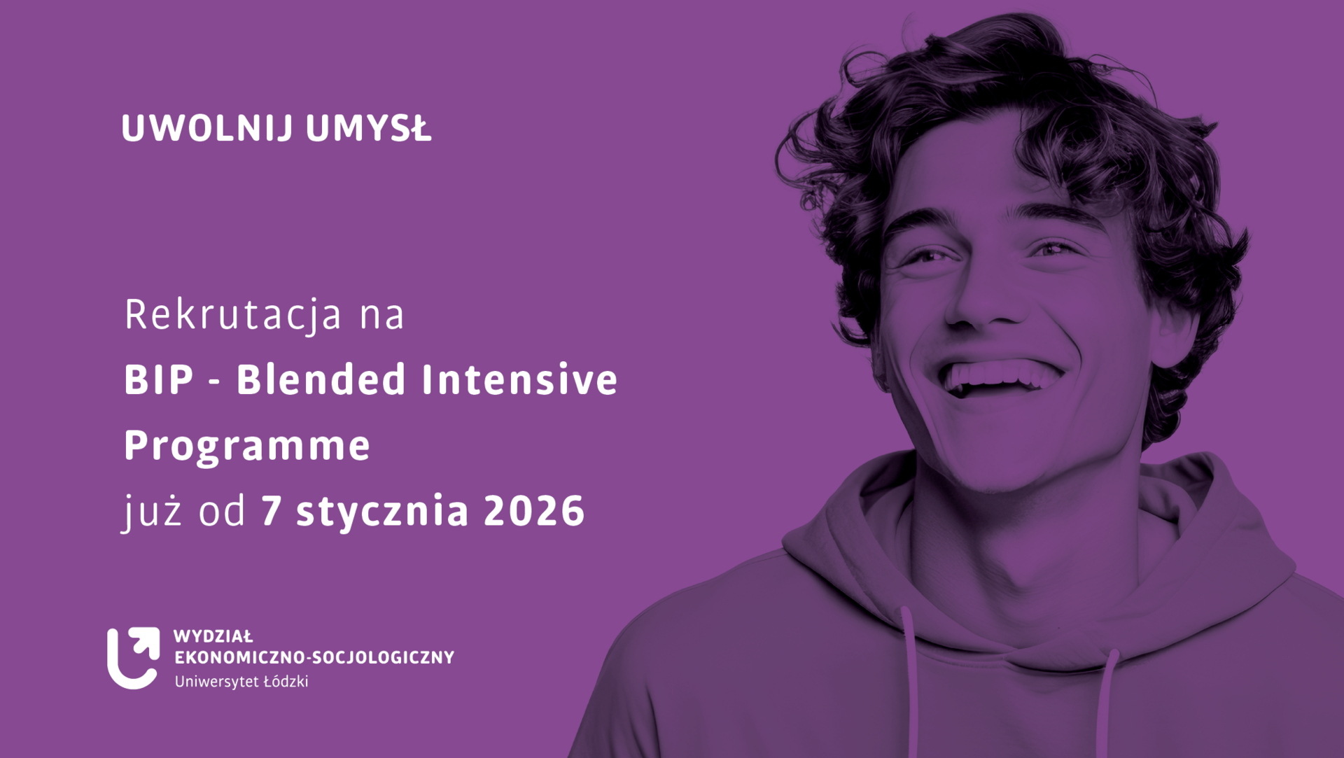 Zaproszenie na rekrutację, młody uśmiechnięty mężczyzna
