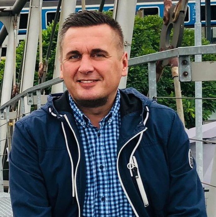 a portrait photo of a man