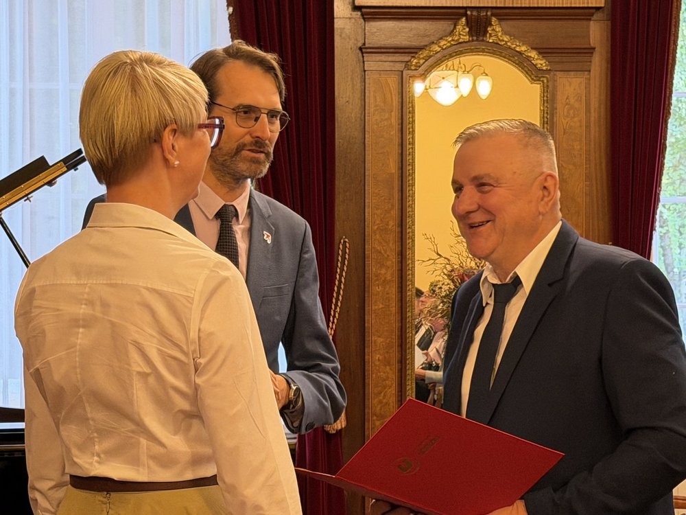 emerytowana pracownik UŁ i osoby zarządzające uczelnią