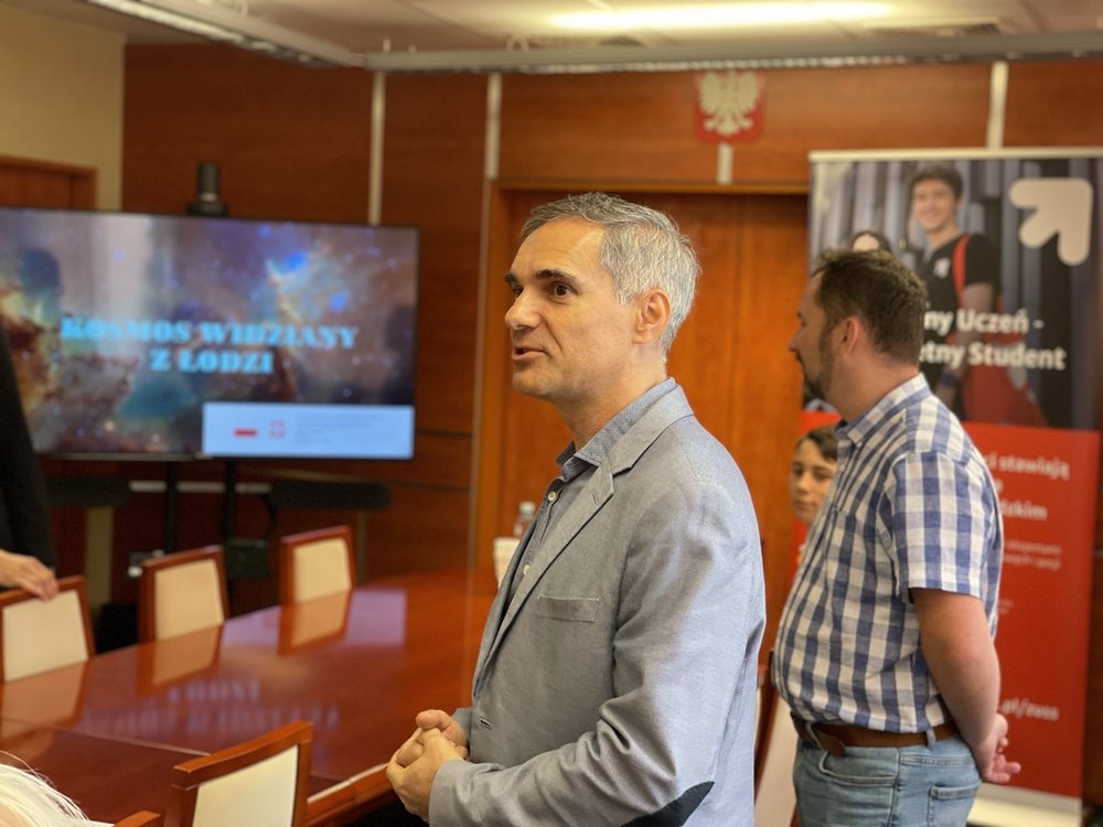 uczestnicy projektu zdolny uczeń, świetny student. Na zdjęciu: uczniowie szkół, wykładowcy UŁ