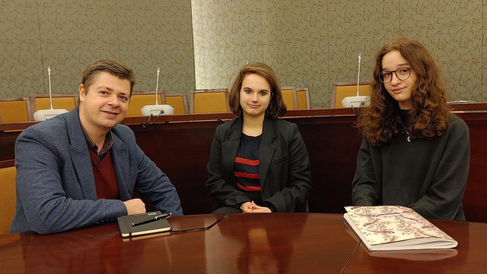 Dr Tomasz Lachowski i Uczestniczki ZUŚS