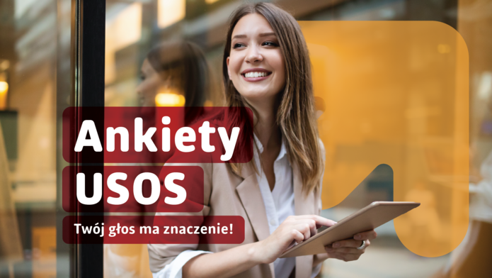 młoda uśmiechnięta dziewczyna z tabletem