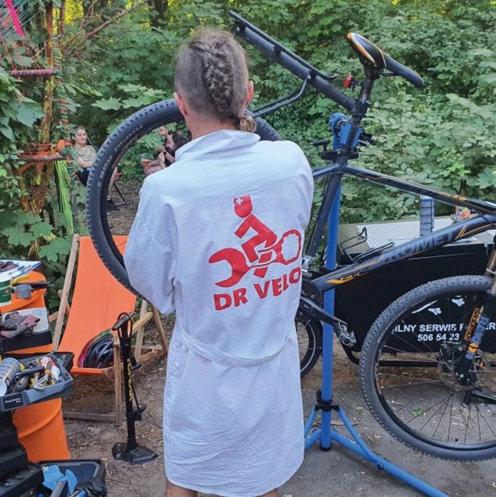 grafika promująca akcję, w napisie uwzględniono nazwę i datę akcji oraz loga partnerów