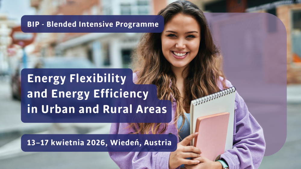 Uśmiechnięta dziewczyna trzymająca książki