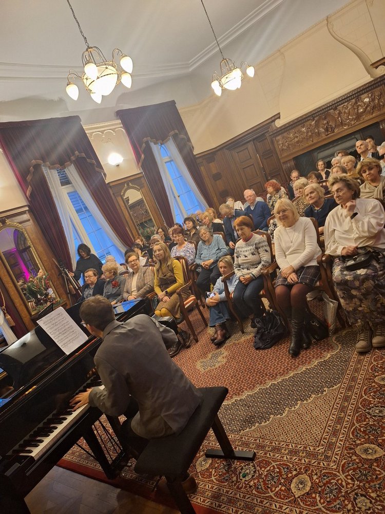 Spotkanie wigilijne seniorów w Pałacu Biedermanna