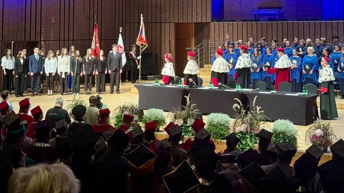 inauguracja roku akademickiego łpa w sali filharmonii łódzkiej