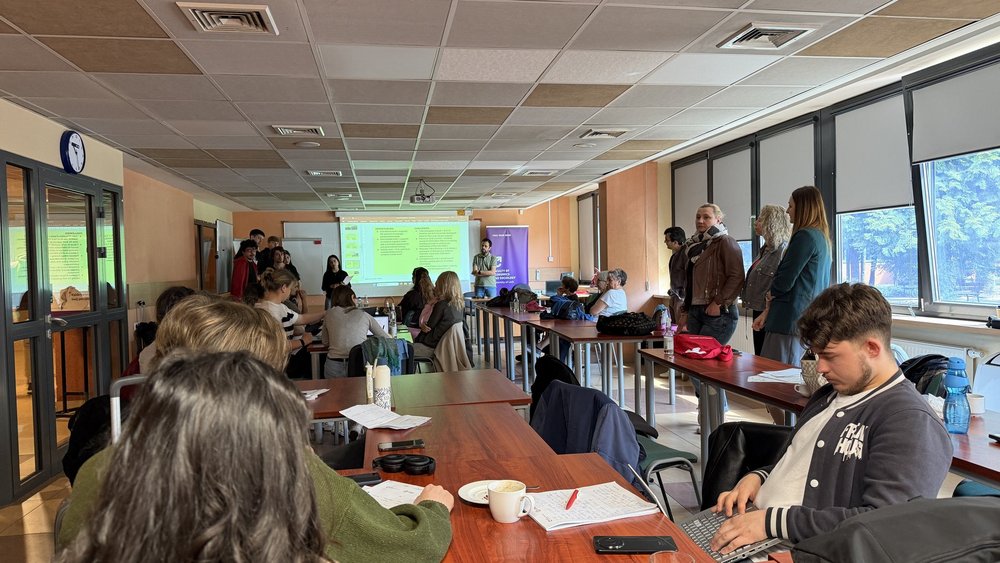 workshops during BIP, a room full of working young people