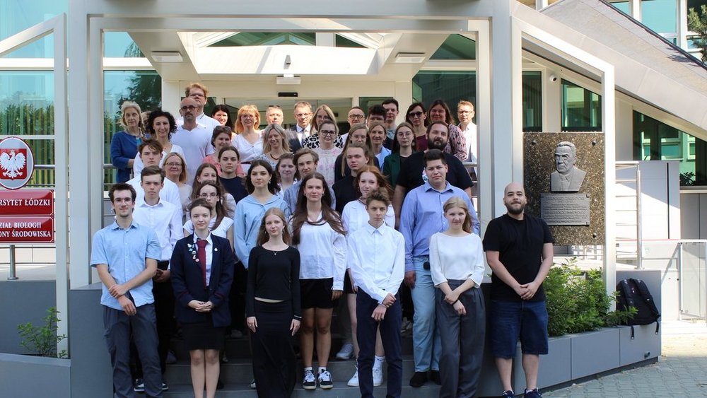 Uczestnicy seminarium podsumowującego VII edycję programu "Zdolny uczeń-świetny student" na WBIOŚ