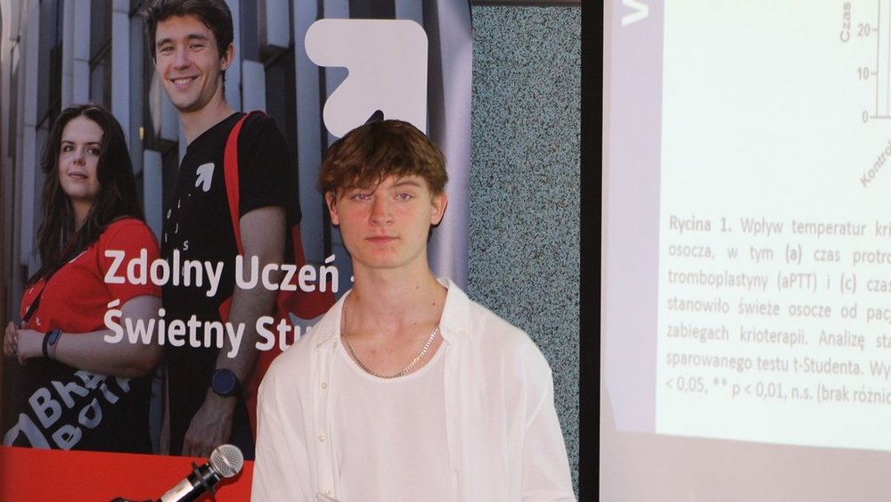 Uczestnik seminarium podsumowującego VII edycję programu "Zdolny uczeń-świetny student" na WBIOŚ