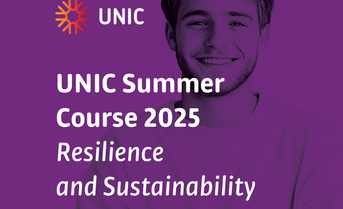 zdjęcie studenta oraz napis unic summer course 