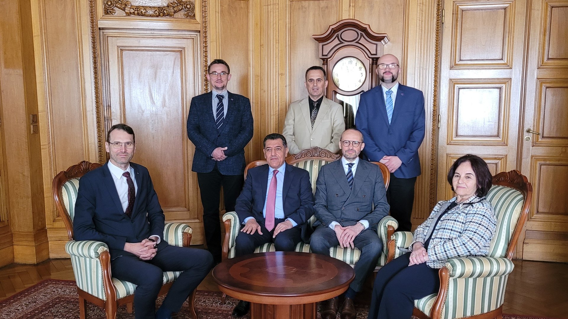 [Translate to English:] delegacja na wspólnym zdjęciu 