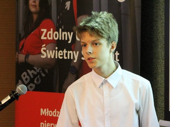 Uczestnik seminarium podsumowującego VII edycję programu "Zdolny uczeń-świetny student" na WBIOŚ