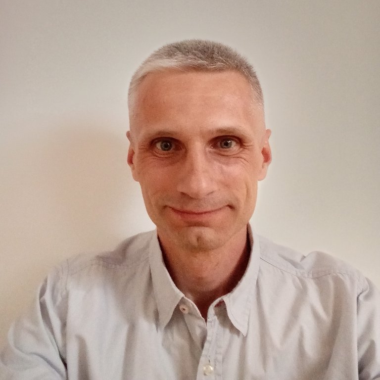 a portrait photo of Prof. Niedbalski