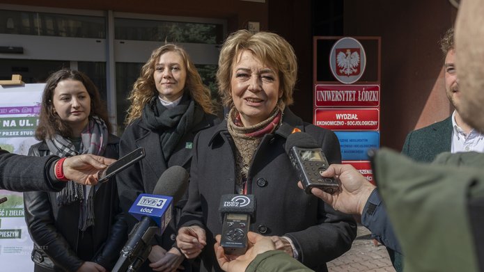 the press conference 