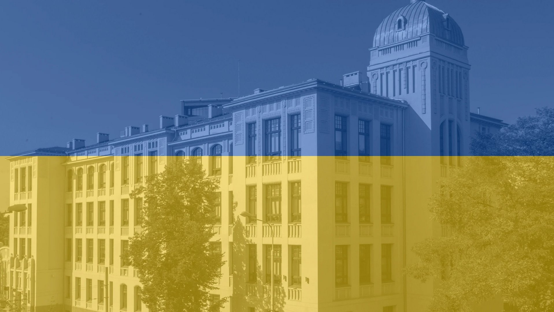rektorat UŁ w barwach ukraińskiej flagi